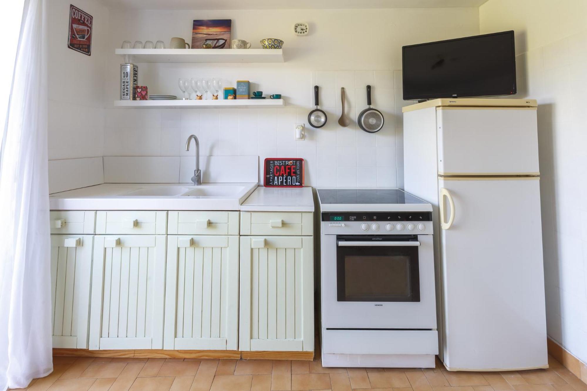 Cosy Apartment In Ancient Gabian With River And Vineyard Views 외부 사진