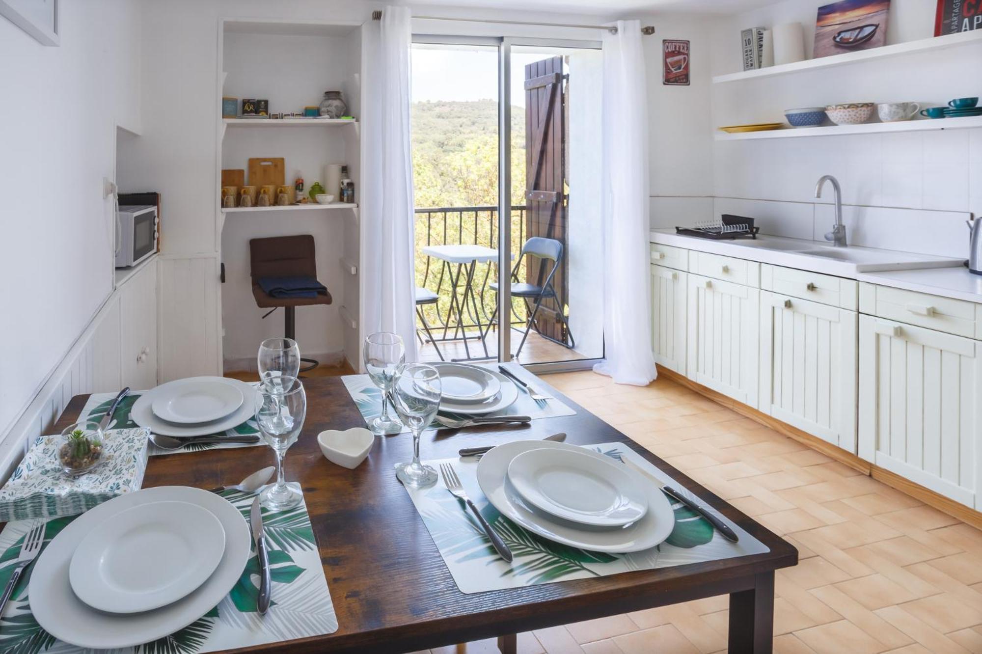 Cosy Apartment In Ancient Gabian With River And Vineyard Views 외부 사진