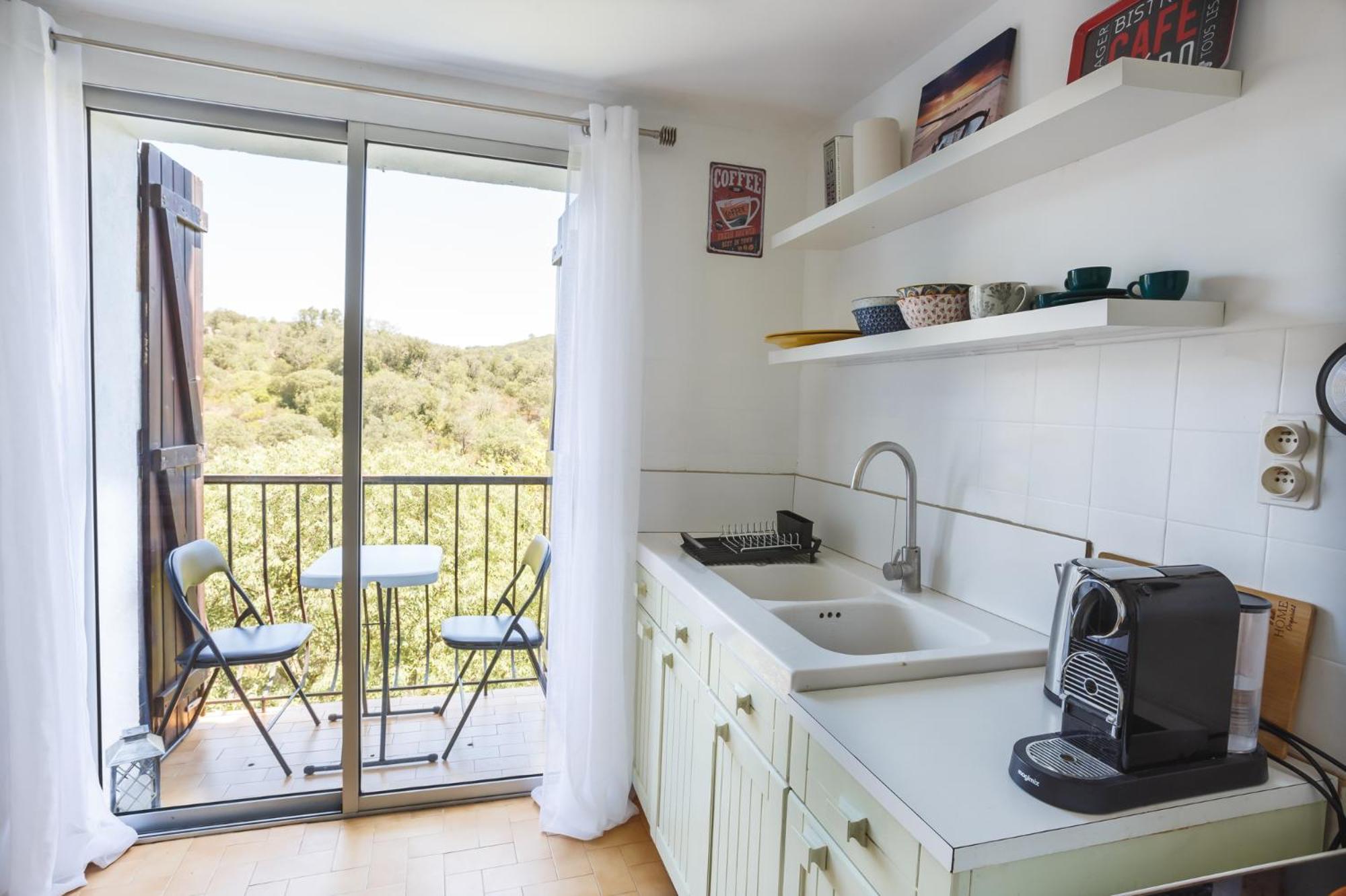 Cosy Apartment In Ancient Gabian With River And Vineyard Views 외부 사진